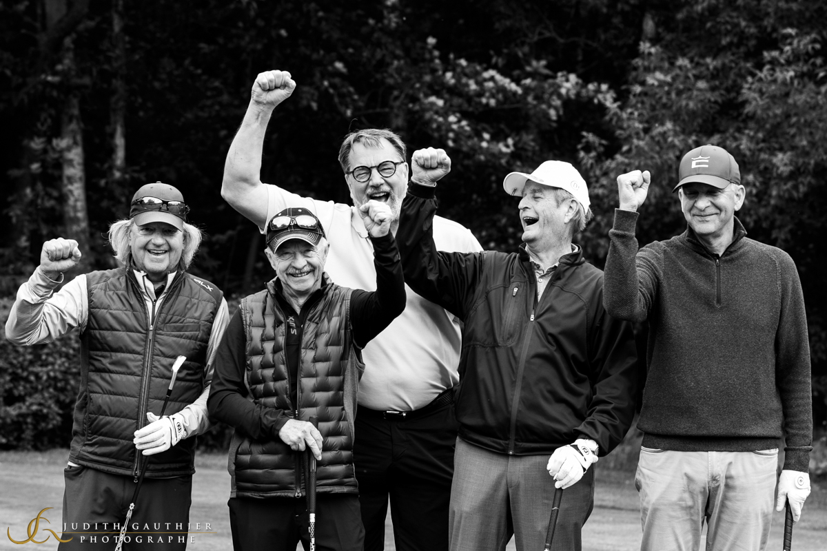En compagnie du pro de golf Louis La Rue (à droite complètement) dans le cadre de l'activité "Battre le pro"!